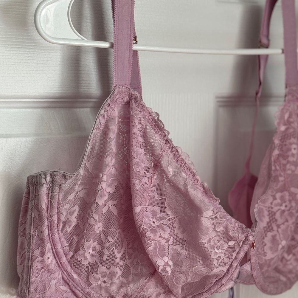 Savage X Fenty Pink Lace Bra with Floral Detailing